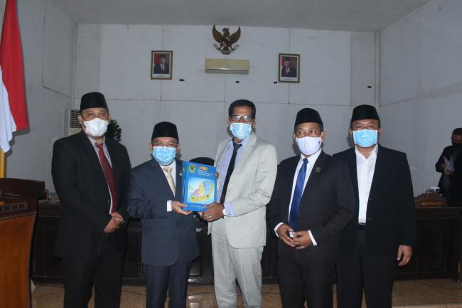 Bupati Sampaikan LKPJ 2020 di Ruang Paripurna DPRD KLU